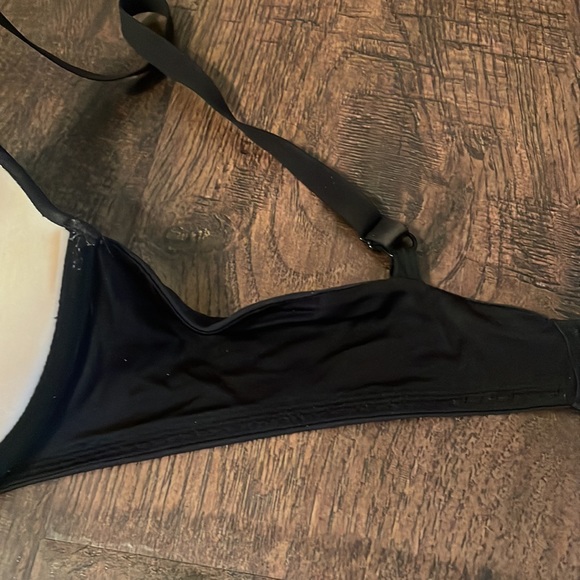 Update * 2 bras together - Size 34 C red, black doesn’t have tag - Picture 16 of 16